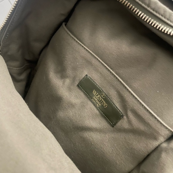 Valentino Garavani Unisex Tiger Studs Backpack In Green - Picture 8 of 14